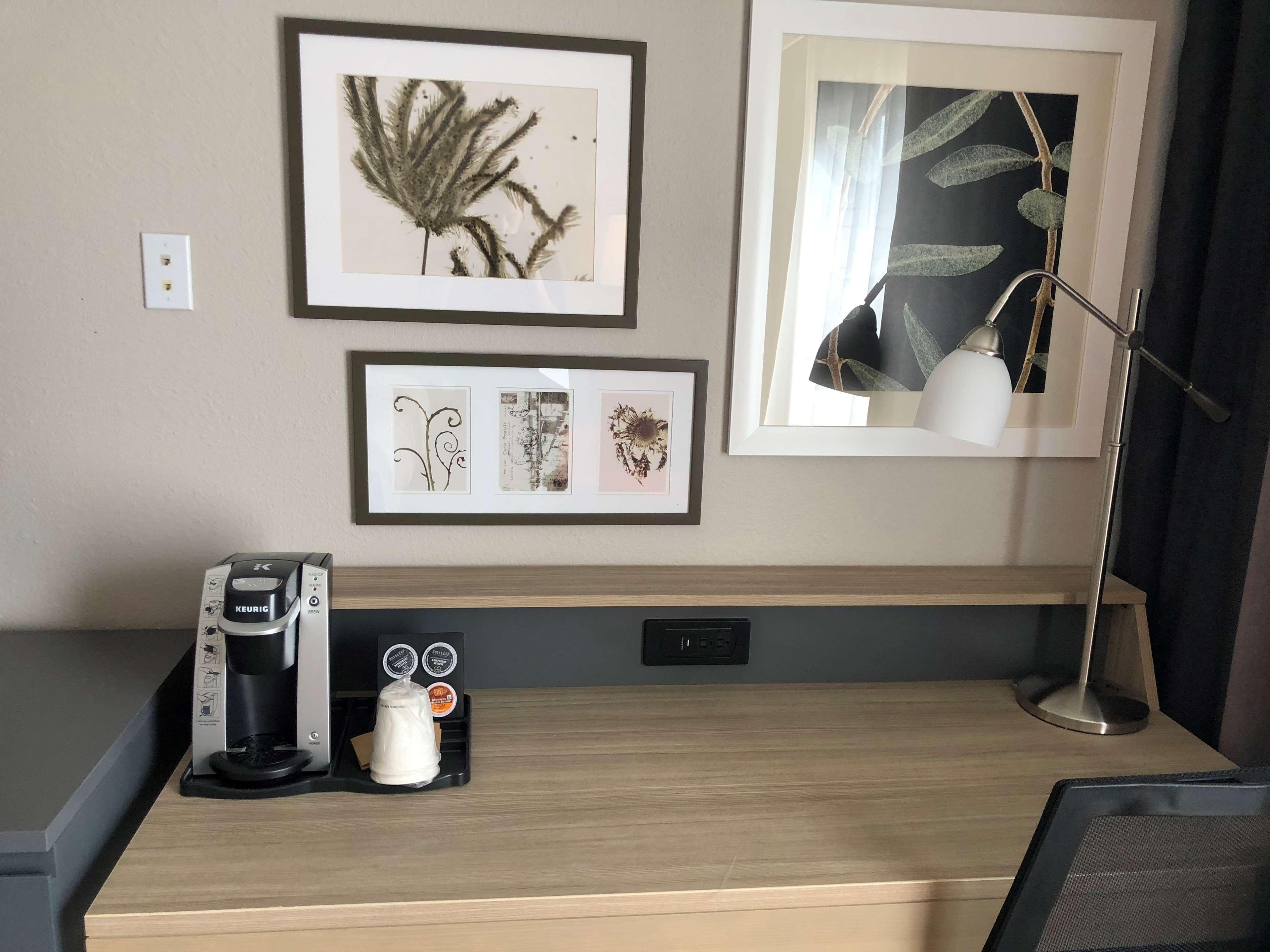 Country Inn & Suites By Radisson, Wichita East, Ks Extérieur photo