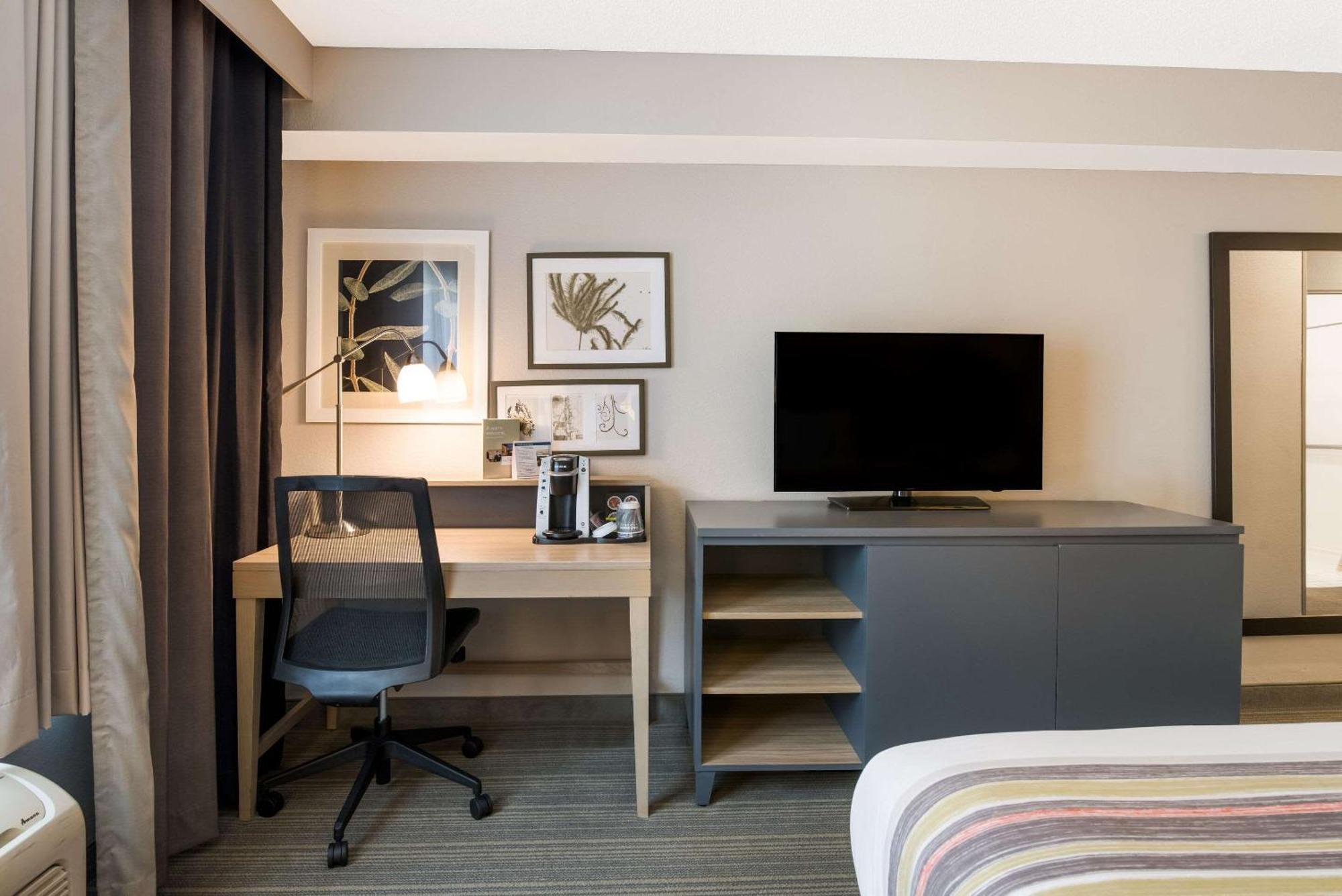 Country Inn & Suites By Radisson, Wichita East, Ks Extérieur photo
