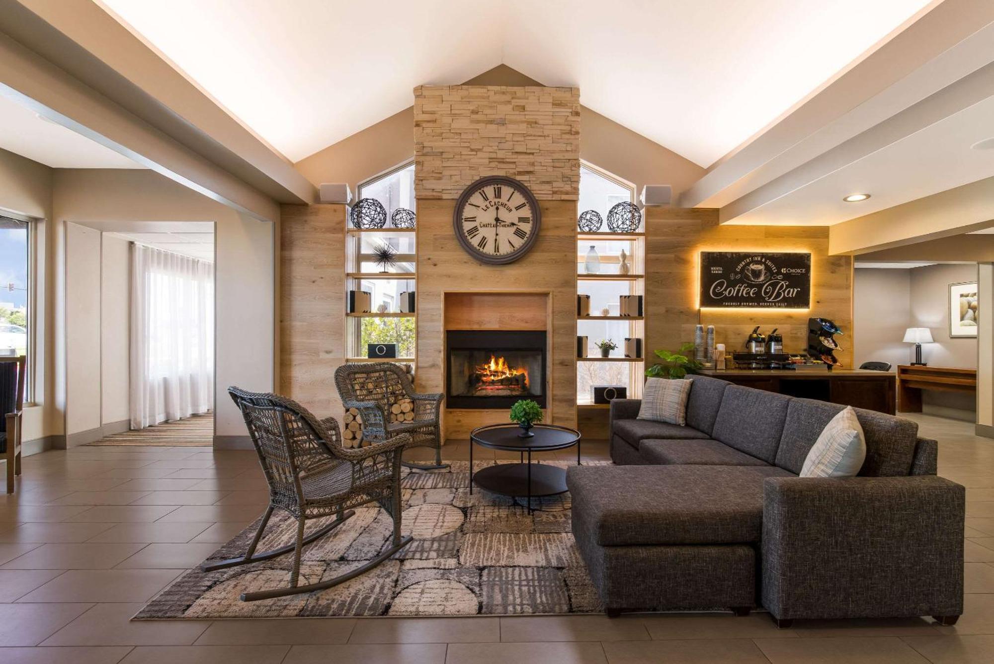 Country Inn & Suites By Radisson, Wichita East, Ks Extérieur photo