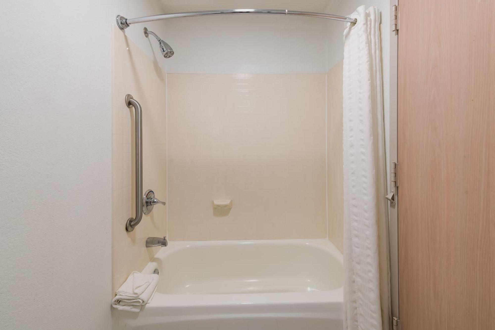 Country Inn & Suites By Radisson, Wichita East, Ks Extérieur photo