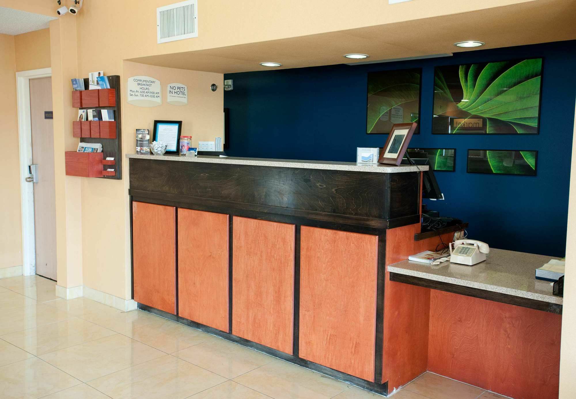 Country Inn & Suites By Radisson, Wichita East, Ks Extérieur photo